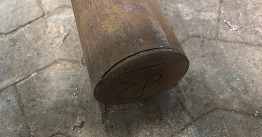 Aksel i sort stål, Ø100, L=477mm – Aksler & Rør