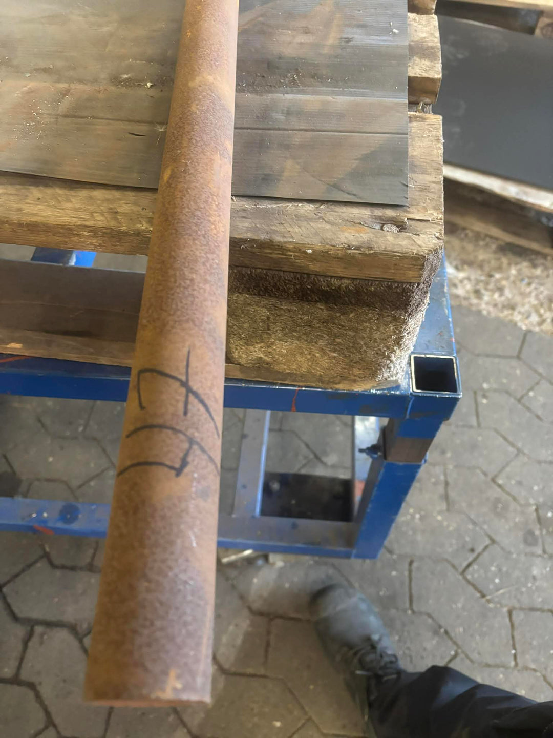 Aksel i sort stål, Ø40, L=1040mm – Aksler & Rør